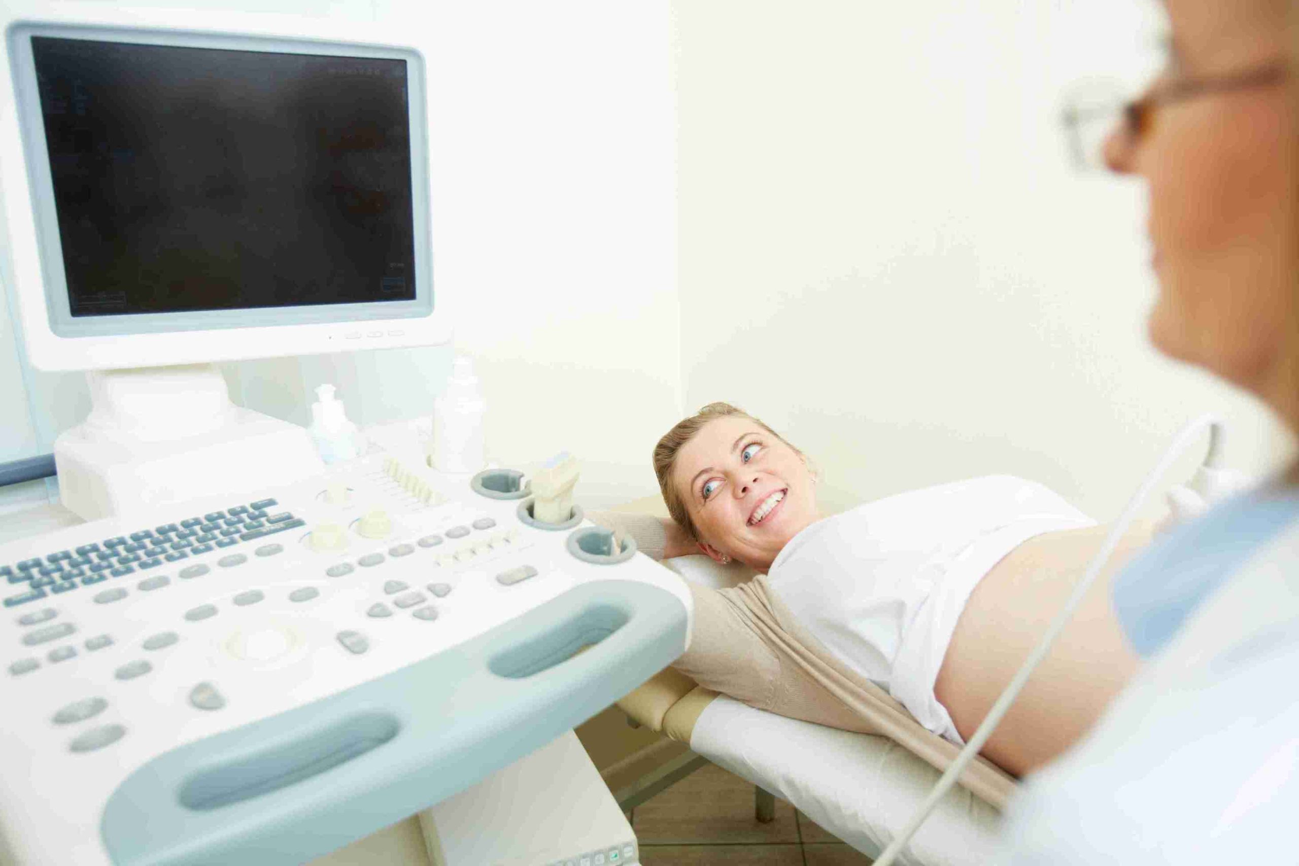 happy-woman-ultrasound_11zon