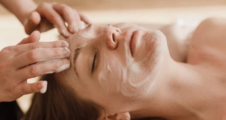 spa-treatments-facial