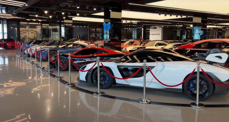 Luxury-Car-Showroom-in-Dubai-1536x832